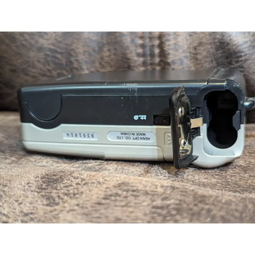Pentax PC-33 35mm Camera Silver Black 30mm Lens Point & Shoot w Case Untested